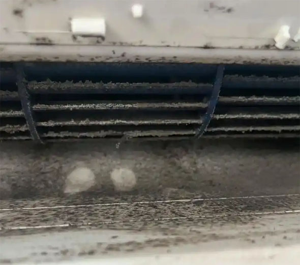 康平空调吹的风有股烧焦味是怎么回事